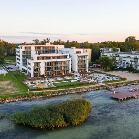 Bluelake At Sunset Apartment *